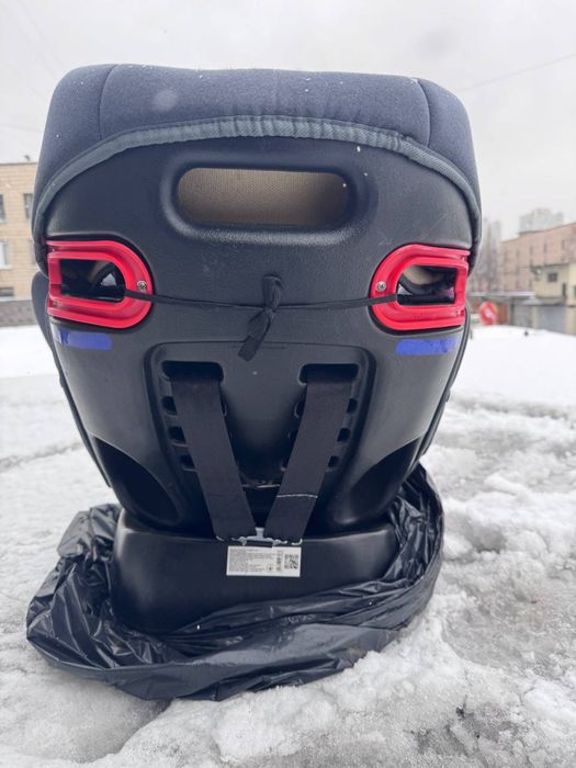 Дитяче автокрісло Bambi