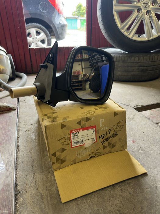 Праве дзеркало Пежо партнер