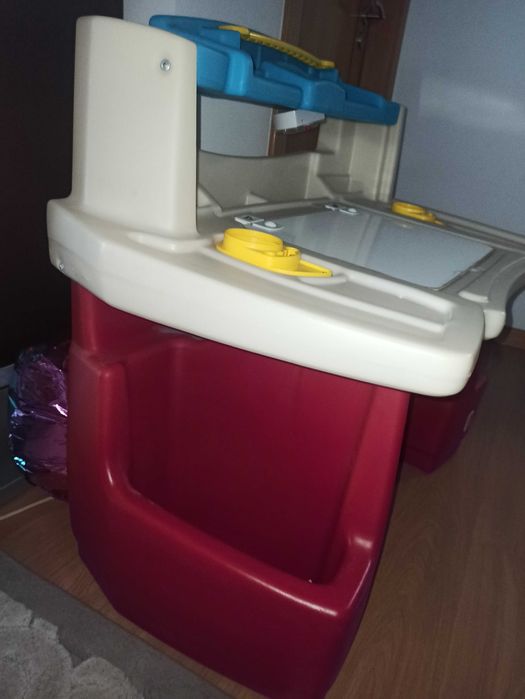 Secretária até 10 anos