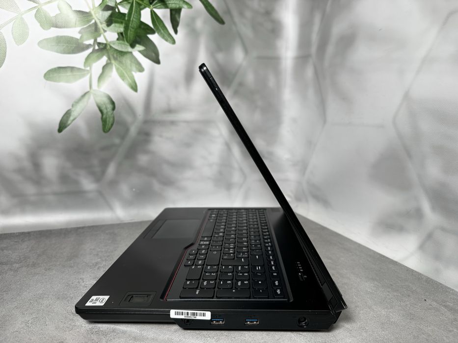 Quadro RTX 3000 6GB/ 8 ядер/ Fujitsu CELSIUS H7510 / i9-10885H / 32GB / SSD 1TB / 15.6" FHD