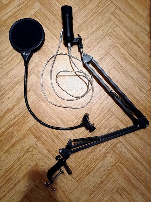 Mikrofon Novox NC-1 + popfiltr i uchwyt