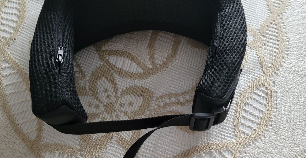 Zagłówek samochodowy