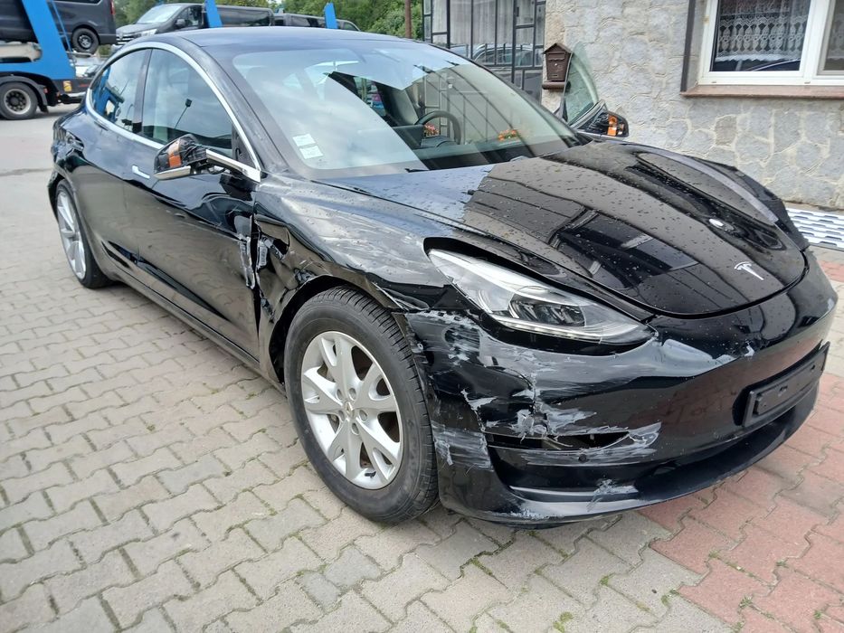 Tesla Model 3 LONG Range Dual Motor Performance