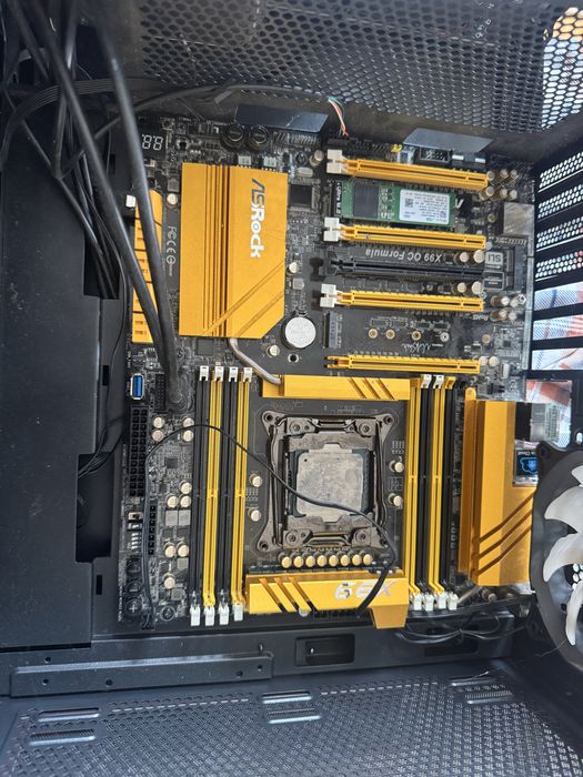 Продам материнську плату x99 з процесором i7 i xeon 2697v3