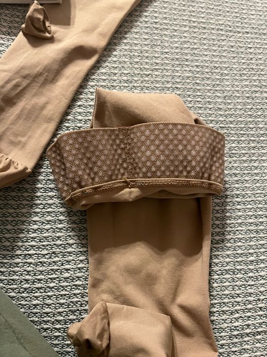 Pończochy uciskowe samonośne