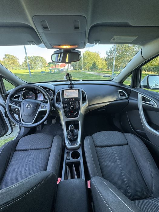 Opel Astra J kombi