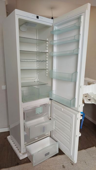 Продам холодильник Liebherr