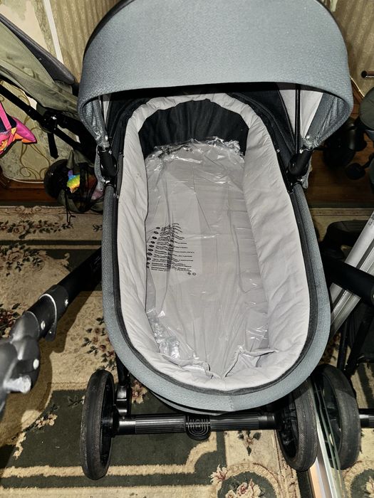 Візочок Roan Ivi 2 в 1