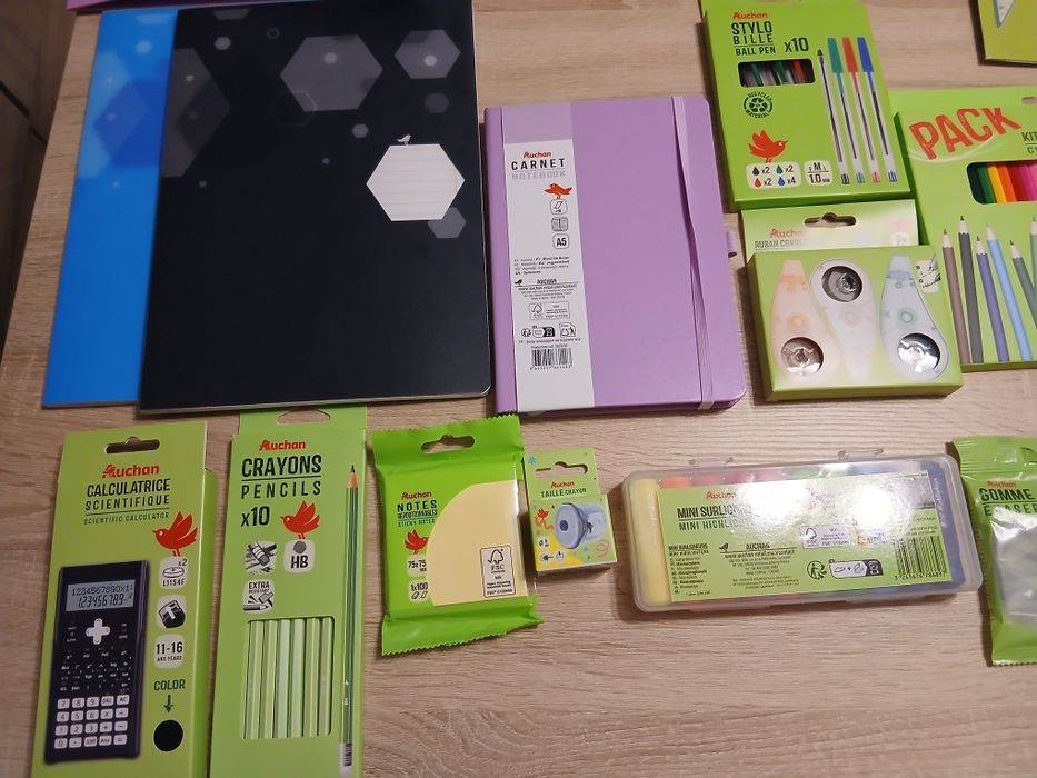 Kit material escolar novo e selado