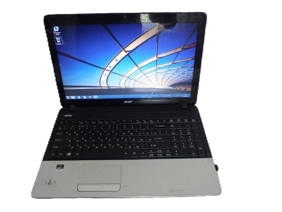 Ноутбук 15.6" Acer Aspire E1-571G / Core i3 / 8GB RAM / HDD 500GB / GeForce 710M (1GB) / 2 Акумулятори!