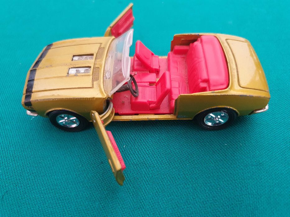 Chevrolet Camaro SS cabriolet 1:43 - CORGI TOYS - Anos 60 - England