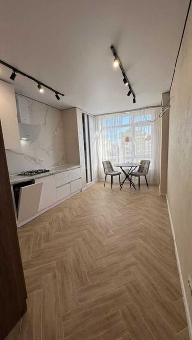 Продаж 1 к квартири