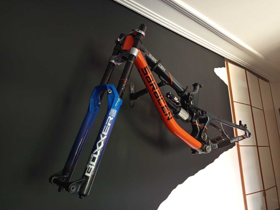 Saracen Myst C Team Carbono Downhill