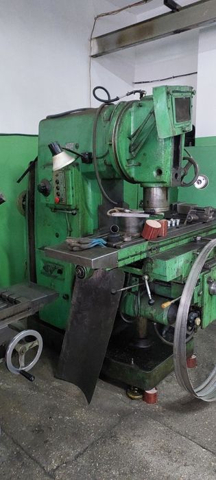 Продам фрезерні ,розточні станки