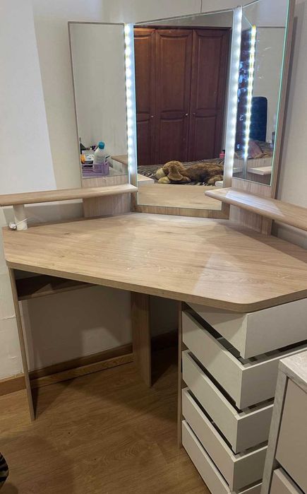 Toucador com espelho LED