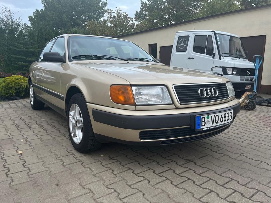 Audi 100