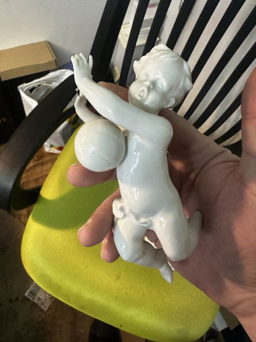 Старинные статуэтки