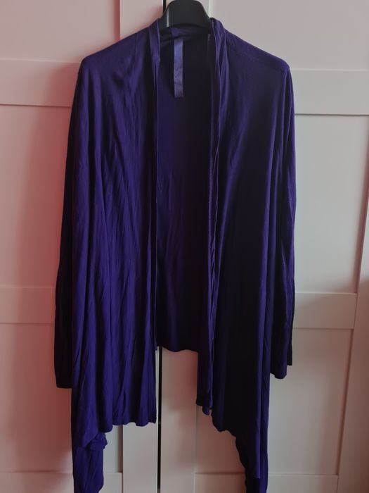 Asymetryczny, fioletowy kardigan, narzutka.