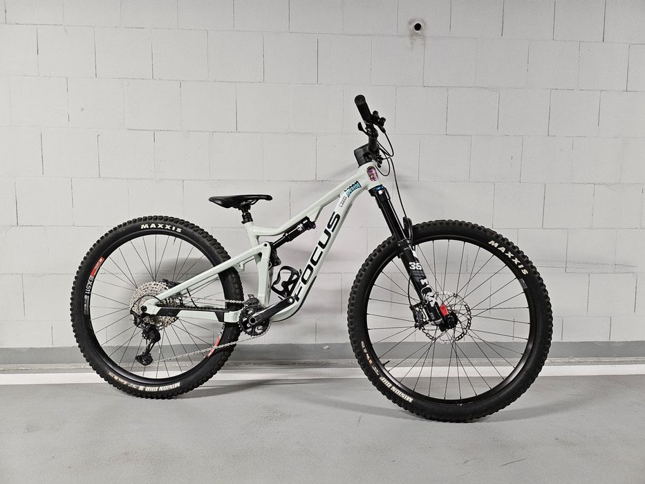 Sprzedam rower Focus Jam 6.9 S 2024 na Fox 150mm skoku Shimano XT