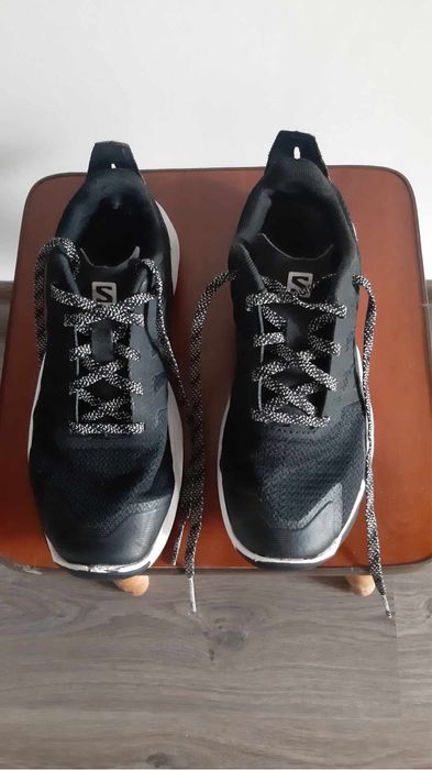 Кросівки фірмові