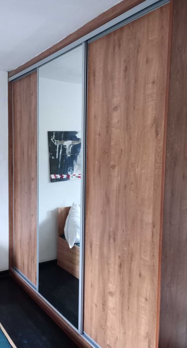 Szafa przesuwna 250x250