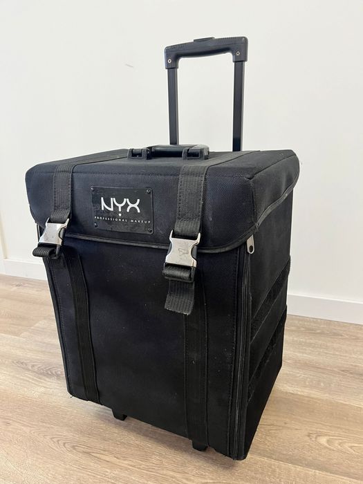 Mala de maquilhagem profissional NYX