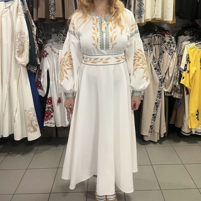 Вишитий комплект