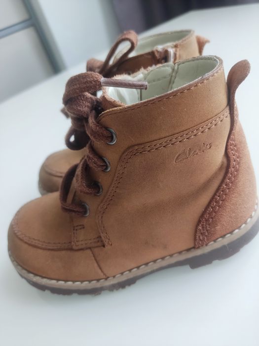 Дитяче взуття, черевички осіннь- весна Clarks 23 розмір.