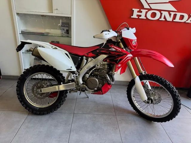 Honda CRF  VERSÃO x -ARRANQUE ELETRICO COM MATRICULA