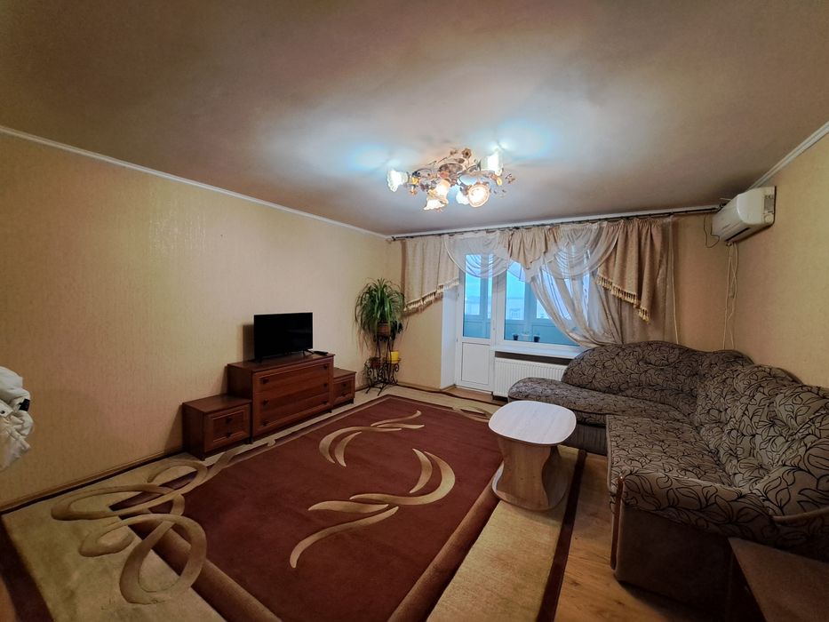 Оренда 3 кімнатноі квартири  в центрі на Театральній