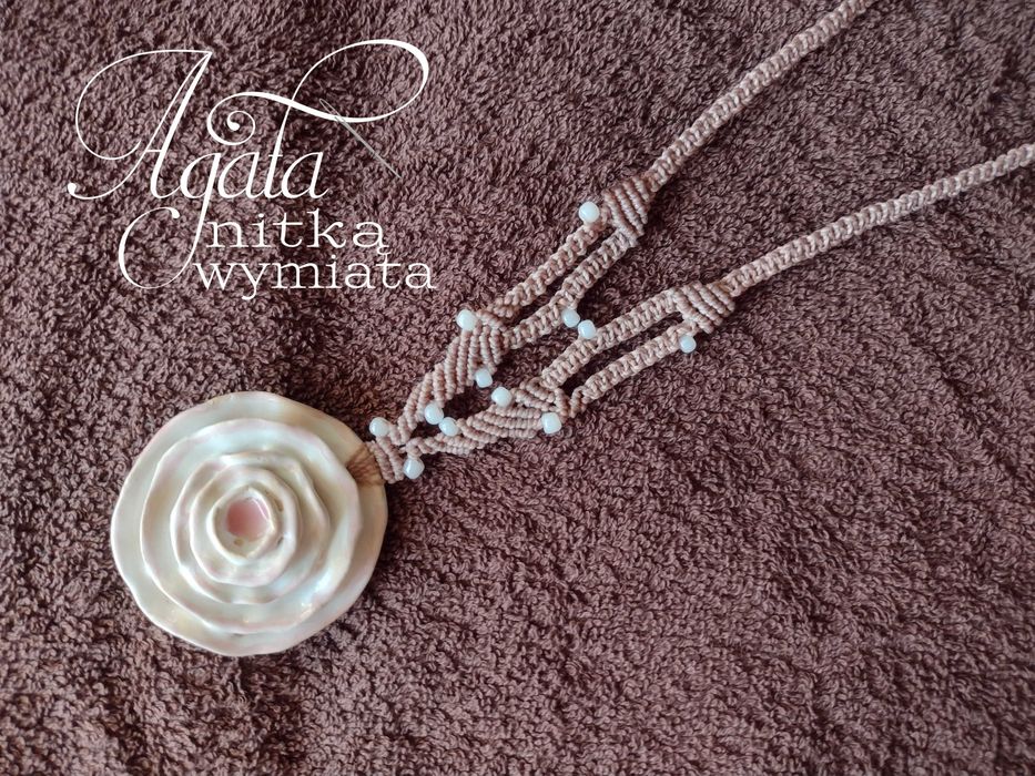 Ceramiczna biała róża naszyjnik