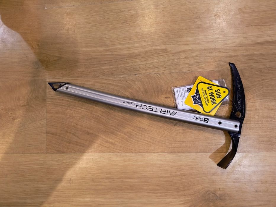 Czekan turystyczny Grivel Air Tech 48cm + osłona czekana Axe Guard