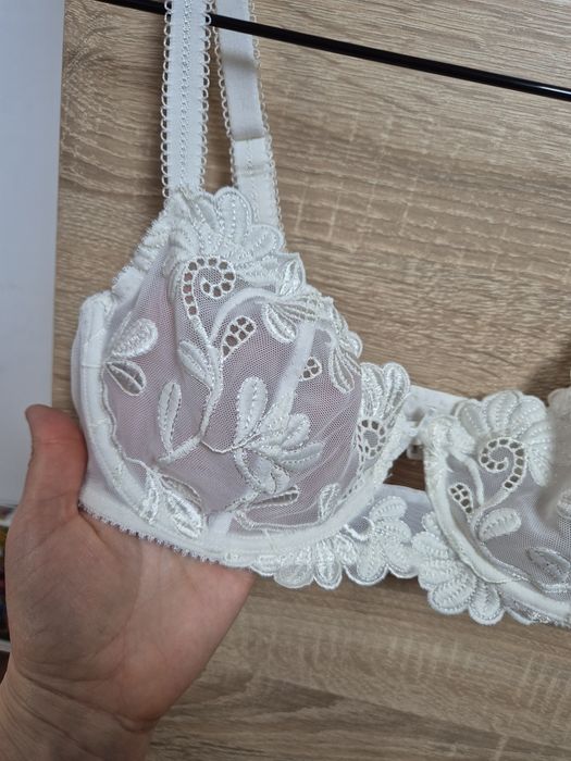 Triumph International Sweet Flirt 80B – delikatna koronka, stan idealn