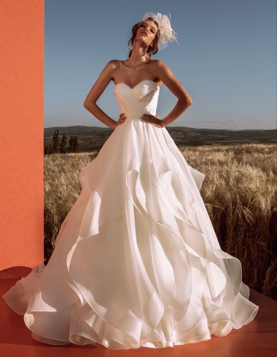 Продам весільну сукню-зерфірку Innocentia(Novias)