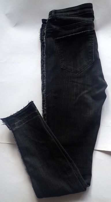 Jeansy Only Carmen Regular Skinny 29/34 strzępienia