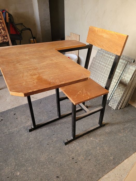 Учнівський стіл  зі стрільцем