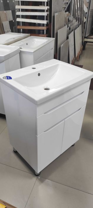 Меблі для ванни, тумба Мальта з умивальником COMO 60см в-во Славута