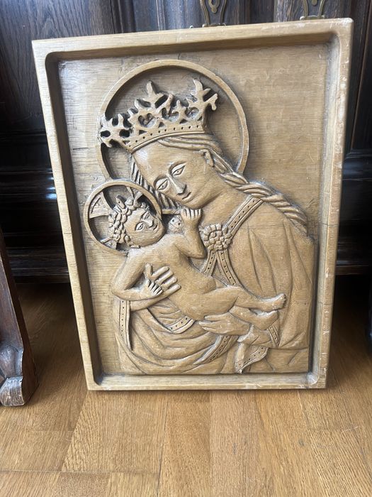 Plaskorzezba ciezkie drewno madonna z dzieciatkiem