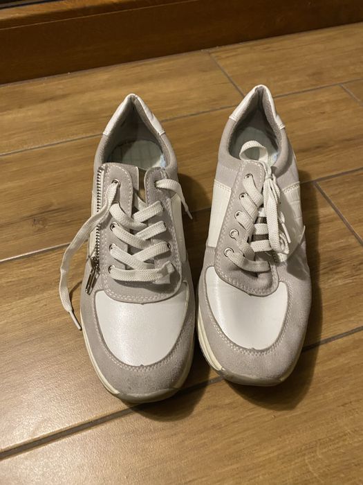 Damskie  białe sportowe buty