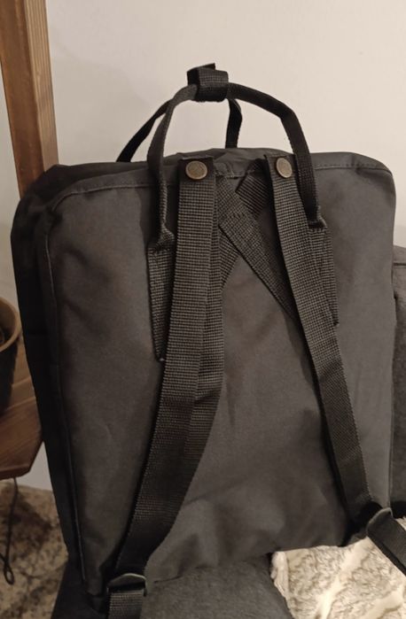 Mochila fjallraven kanken preta