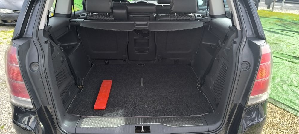Opel Zafira — fotografia 7