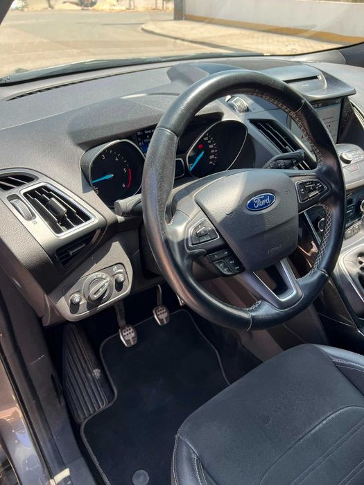Ford Kuga 1.5 TDCi ST-Line 120 CV | Nacional | Muito Equipado