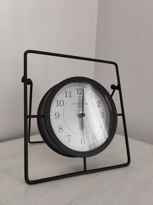 Modern Decorative Clock