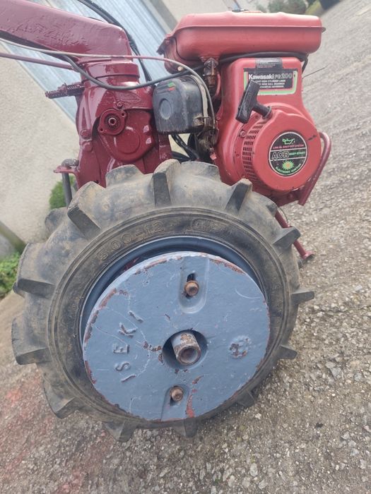 Motocultivador + charrua