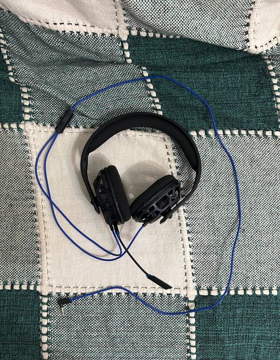 Auscultadores com microfone.