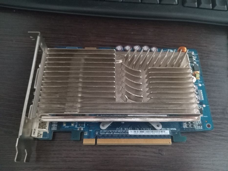 Geforce 8600 GT (артефакты)