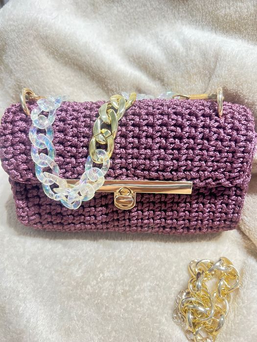 Bolsa de crochê fio de malha residual e fio poliéster feitas a mãos