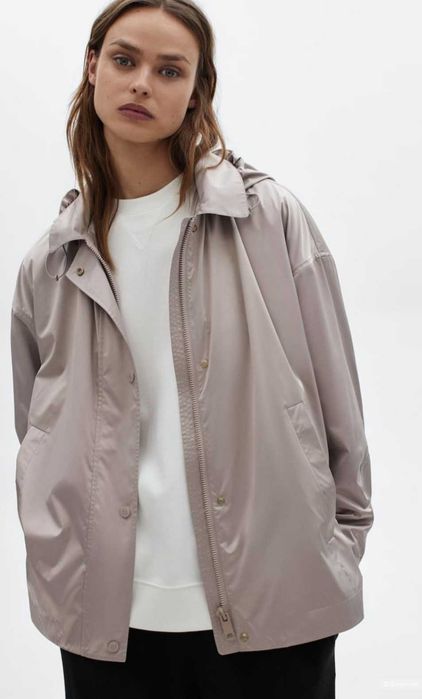 Жіноча куртка вітровка MASSIMO DUTTI