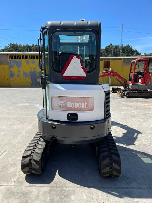 Mini giratoria - escavadora Bobcat E26