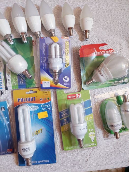 Lote de 25 lâmpadas variadas